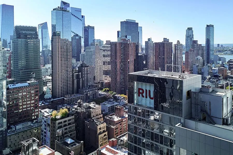 building-riu-plaza-new-york-times-square